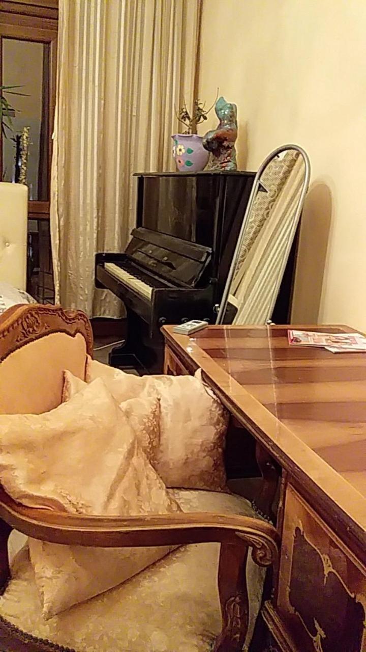 Queen' Palase Tbilisi Esterno foto